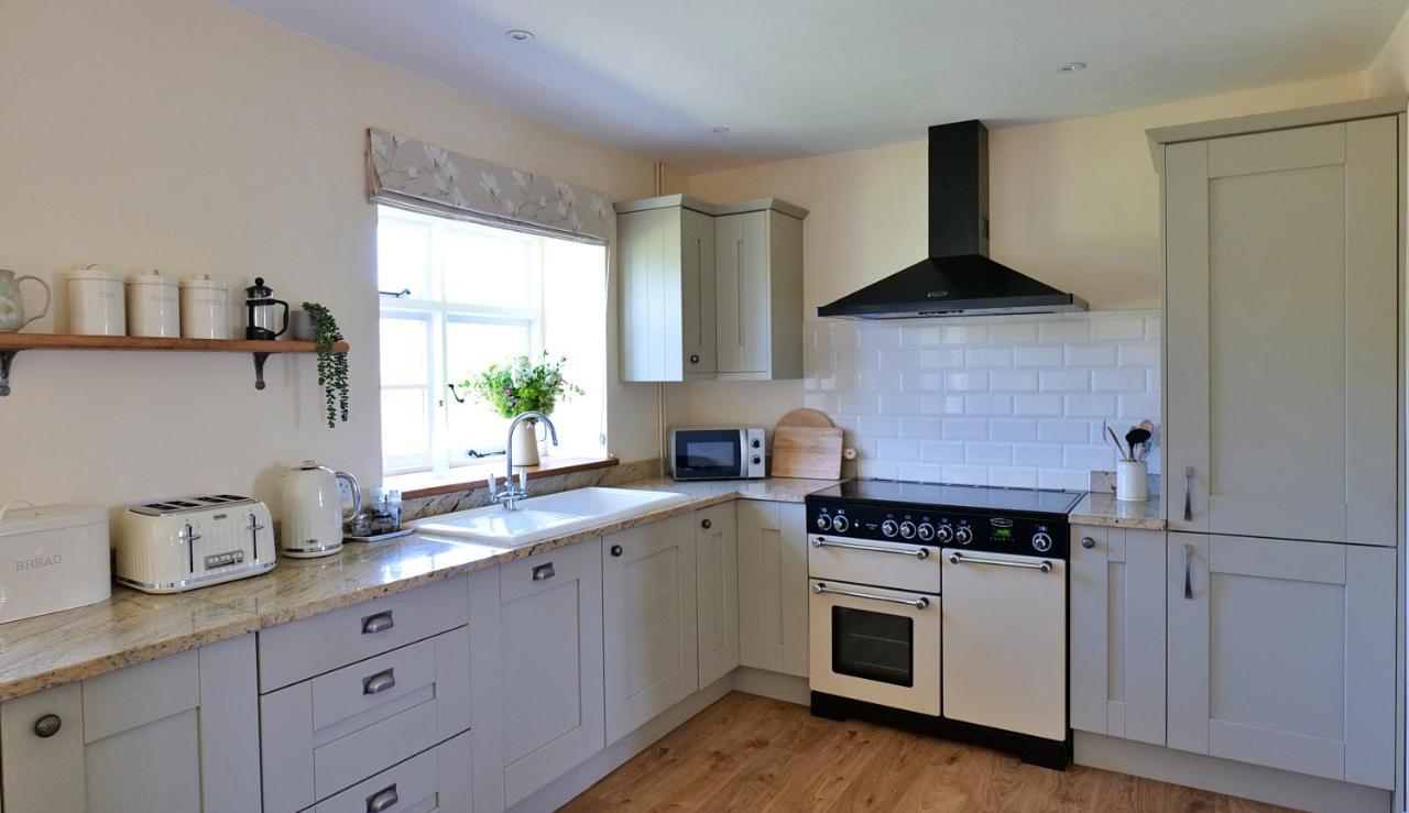 Country Cottage With Far Reaching Views Presteigne Exterior photo